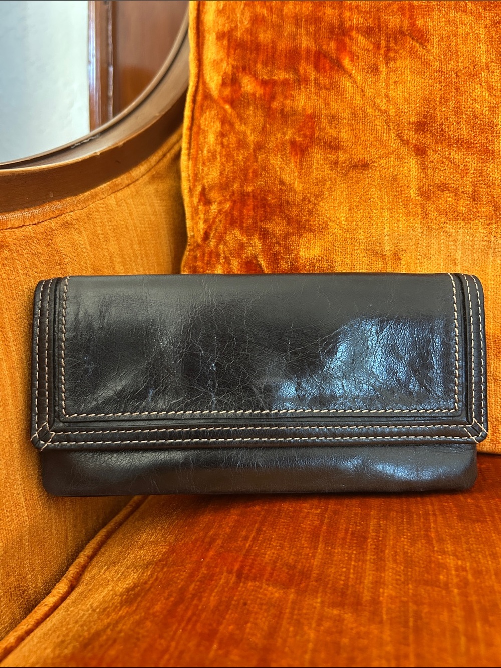 Vintage with tag Fossil Distressed Black Leather Wallet with Contrast Stitching